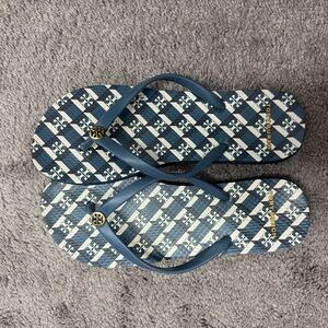 Tory Burch Navy and White Patterned Sandals